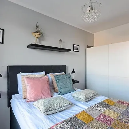 Urban Nest Group & Walowa *