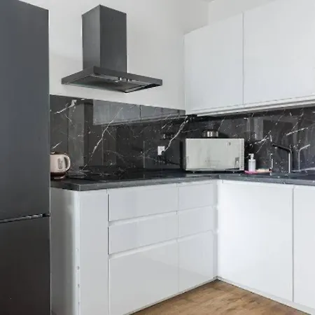 Urban Nest Group & Walowa Apartment